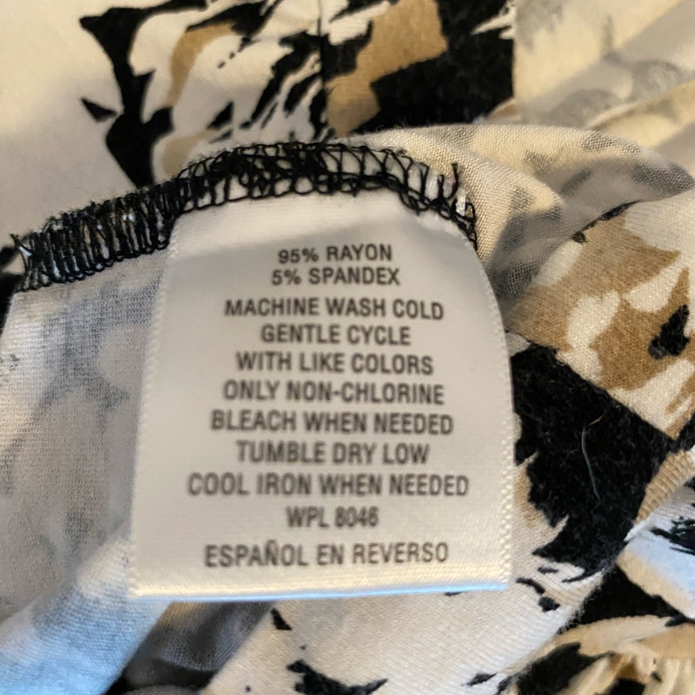 JM Collection Black, Tan and White Patterned Top size small like new versatile - Picture 9 of 9